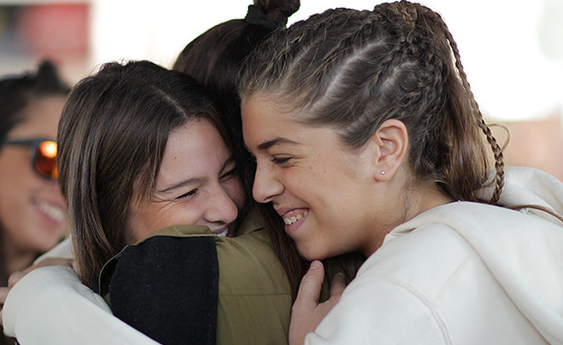 גיוס בנות נוב' 14 (צילום: אלון קירה בית ספר לצילום)