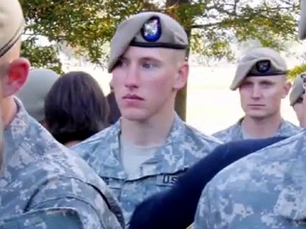 שירת בצבא לפני שנשבה (צילום: CNN)