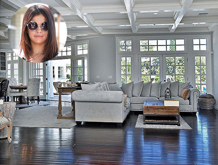 הסלון של סלינה גומז  (צילום: splash news)