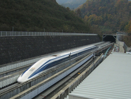 הרכבת המהירה בעולם חדש (צילום: Shanghai Transrapid Photo by Yosemite, ויקיפדיה)