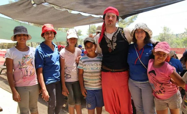 המשצים מעורבים בהכנת הפעולות בקן המשצים מעורבים בהכנת הפעולות בקן