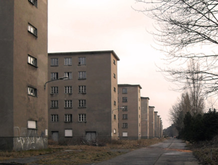 אתר הנופש פרורה, בניינים,  (צילום:  Dokumentationszentrum)