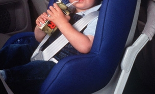 מושב בטיחות לילדים (צילום: AP)