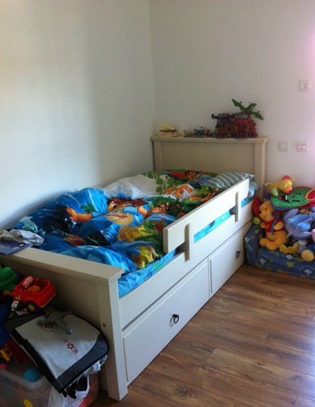 חדר ילדים לפני (צילום: טטיאנה פאוטוב)