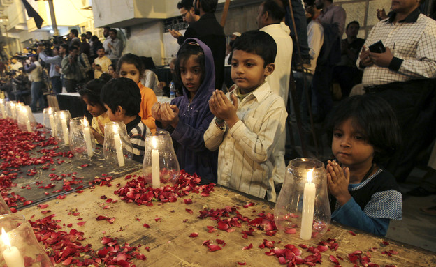 הטבח בבית הספר בפקיסטן (צילום: Sakchai Lalit | AP)