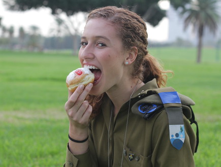 גינגים על מדים (צילום: גל קלדרון, עיתון 