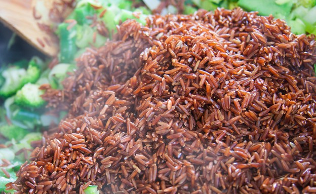 צלי דלורית עם פילאף אורז אדום וירקות - האורז