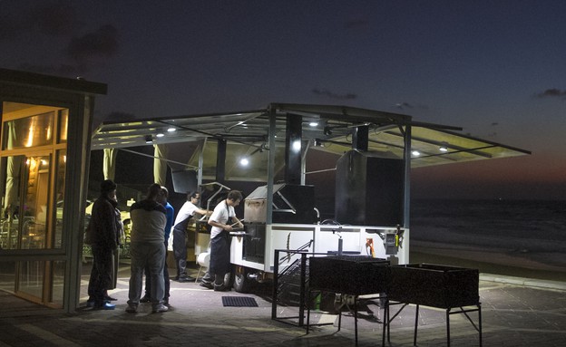 טריילר יוסי שרף מסעדה ניידת (צילום: אנטולי מיכאלו,  יחסי ציבור )