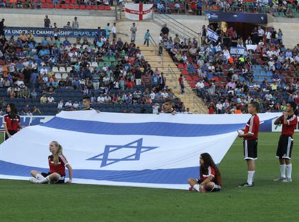 היה מספיק טוב עבור יורו הצעירות. טדי (אלן שיבר) (צילום: ספורט 5)