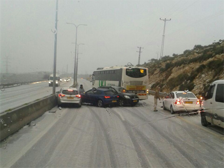 תאונה, כביש 443 (צילום: מועצה איזורית שומרון)