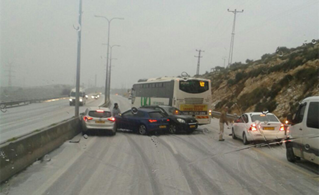 תאונה, כביש 443 (צילום: מועצה איזורית שומרון)