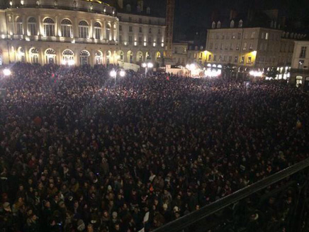הפגנה בפריז (צילום: טוויטר)