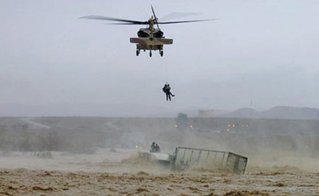 חילוץ בסערה (צילום: אתר חיל האוויר)