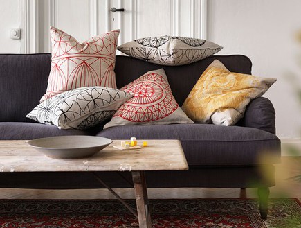 סייל חורף באיקאה, ספה וכריות, צילום מתוך אתר IKEA  (צילום: IKEA USA)