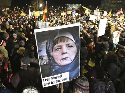 ההפגנה בדרזדן, אמש (צילום: AP)