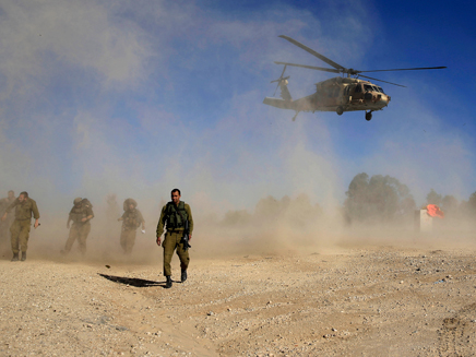 לוחמים חיילים עזה מסוק (צילום: חדשות 2)