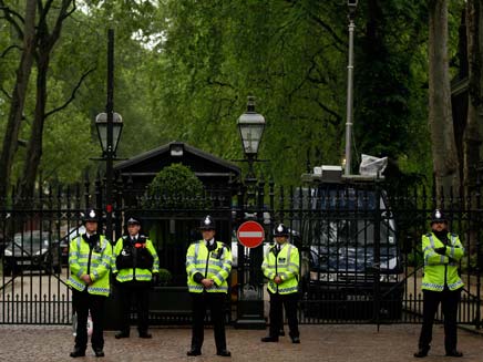 אנשי משטרה בבריטניה, ארכיון (צילום: AP)