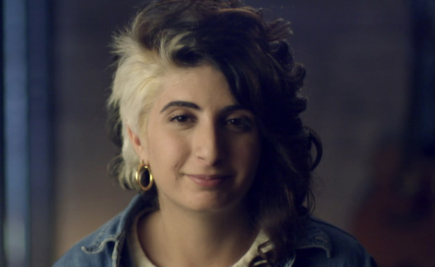 אביה שושני מדברת על המורה שלה