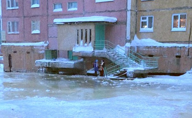 נהר קרח ברוסיה (צילום: dailymail.co.uk)