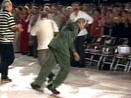 גם קסטרו תועד נופל. ארכיון (צילום: ap)