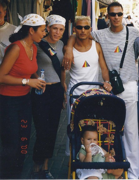 התינוק רואי מימרן ומשפחתו