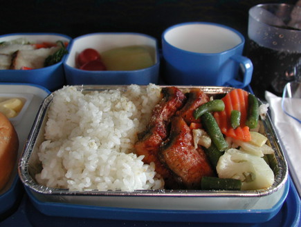 אוכל בטיסה 2 (צילום: אימג'בנק / Thinkstock)