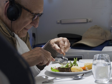 אוכל בטיסה 3 (צילום: אימג'בנק / Thinkstock)