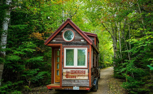 בית קטן בדרכים (צילום: מתוך עמוד הפייסבוק של Tiny House Giant Journ)