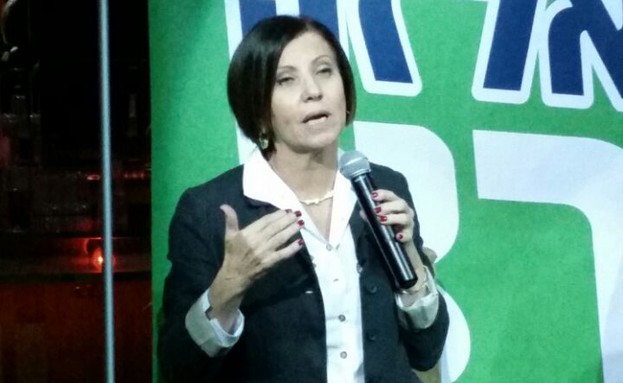 זהבה גלאון בכנס מתלבטים בתל אביב, פברואר 2015 (צילום: אורית נבון)