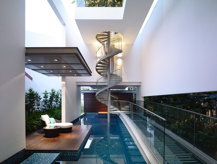 בית בסינגפור, בריכה ספירלה (צילום: Hyla architects)