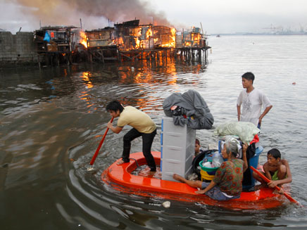 נזקי סופת טייפון בפיליפינים, ארכיון (צילום: רויטרס)