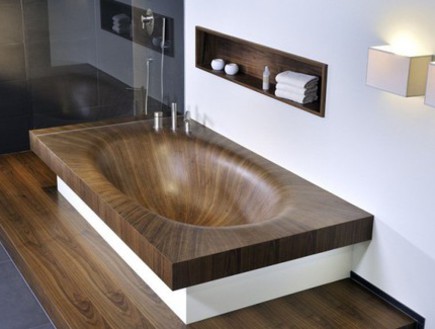 אמבטיות 02, אמבטיית עץ ע טקסטורה בהשראת מפל (צילום: talegna.ch)