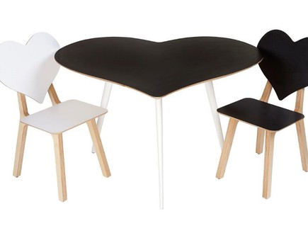שולחן אוכל עם כסאות - שירנקה לקסטיאל אז איז  (צילום: ענבל מרמרי)
