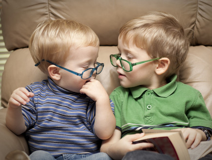 ילדים עם משקפיים (צילום: אימג'בנק / Thinkstock)