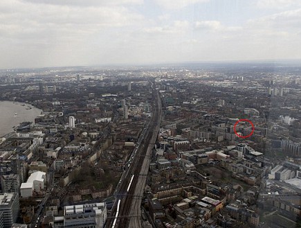פצצה נאצית התגלתה בלונדון (צילום: ניק אדוארדס)