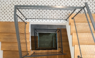 שרון אלה, מדרגות (צילום: גלעד רדט)