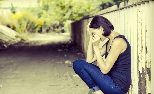 אישה עצובה (צילום: אימג'בנק / Thinkstock)
