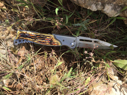 סכין מזירת הדקירה של חייל בשומרון (צילום: חדשות 2)