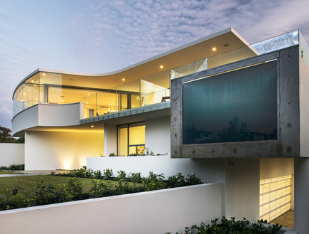 בית חוף עם בריכה על עמודים, גובה (צילום: Banham Architects)