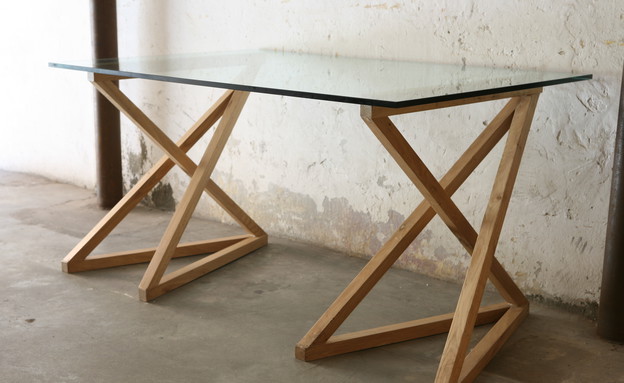 חנויות און ליין ישראליות 03, רגלי שולחן בעלות מבנה תלת מימדי מיוחד (צילום: חפצים)