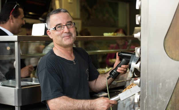 השווארמה של ג'מיל (צילום: נמרוד סונדרס) השווארמה של ג'מיל (צילום: נמרוד סונדרס)