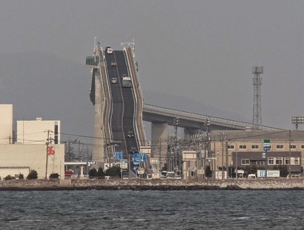 כביש גשר ביפן (צילום: japan.holidaythai.com)