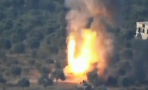 תיעוד נדיר: טיל פוגע בטנק סורי (צילום: חדשות 2)