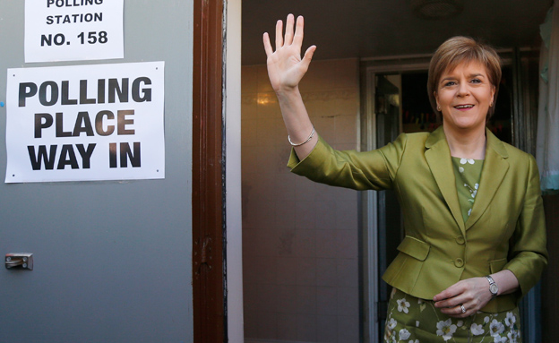המפתח בידיה? מנהיגת המפלגה הסקוטית (צילום: רויטרס)