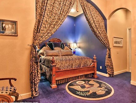 טעויות עיצוב 02, לא, זה לא חדר השינה של ברק ומישל אובמה, אלה סתם  (צילום: uglyhousephotos.com)