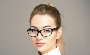 אישה עם משקפיים (צילום: אימג'בנק / Thinkstock)