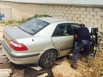 הרכב הגנוב לאחר התאונה (צילום: רפעת עכר)