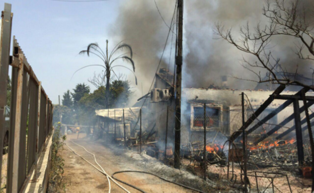 השריפה בתל מונד (צילום: דוברות כבאות והצלה נתניה)