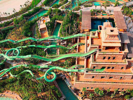 פארקי מים 11, מתקנים המתפתלים דרך המבנים (צילום: מתוך דף הפייסבוק  של Atlantis The Palm, Dubai)