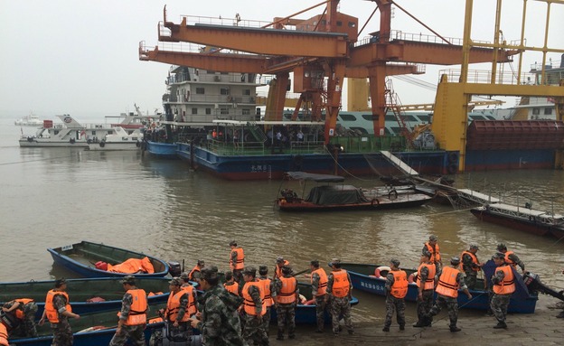 טביעת מעבורת בסין (צילום: חדשות 2)